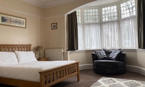 Guest bedroom