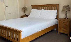 Guest bedroom